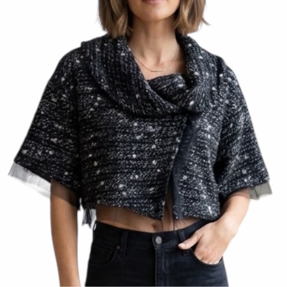 Tarnish Sweaters - Tarnish Italy Bouclé Knit Cropped Jacket with Tulle Trim - Black/White Size: S/M
